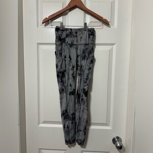 Lululemon fast and free tight II *game day size 2 euc